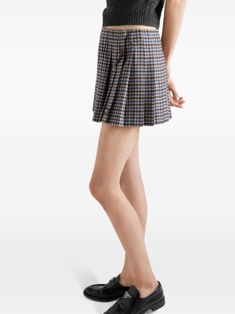 PRADA★素敵！Pleated Check w/Leather Logo Tab Mini Skirt NWT PRADA Blue/Brown Pleated Check Print w/Leather Logo Tab