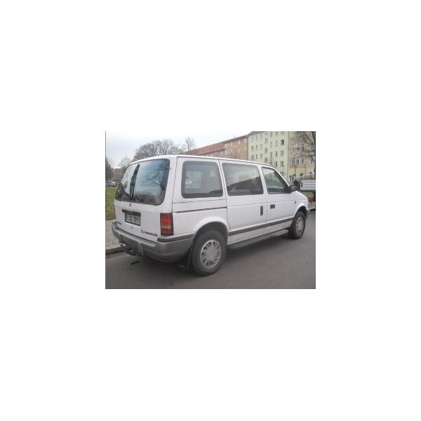 Attelage Chrysler Voyager court avant 1995 avec rotule equerre standard