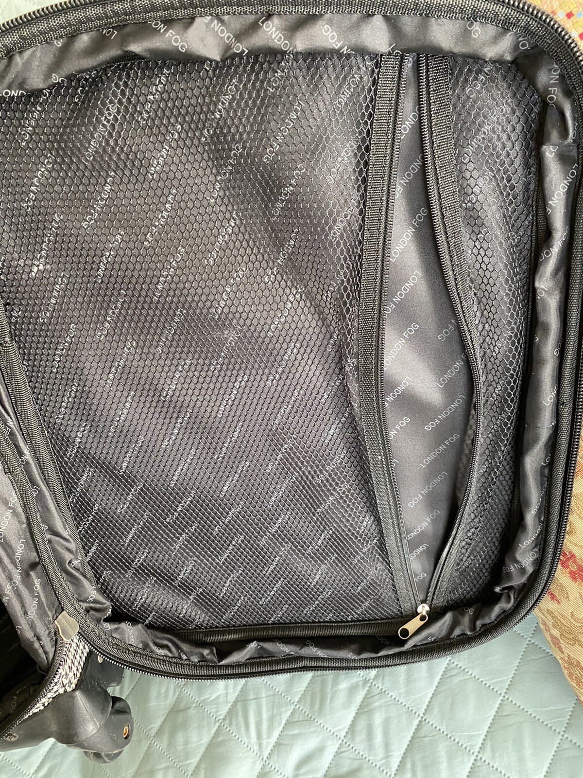 London Fog 21&rdquo; Carry On Spinner Luggage - Oxford Collection