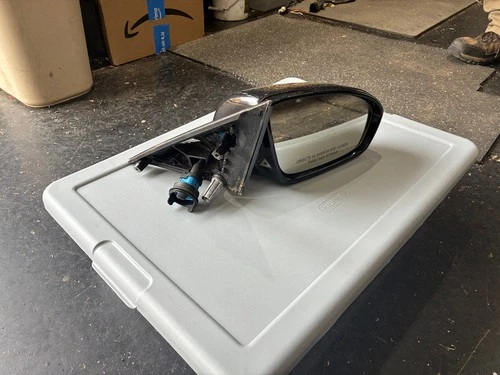 2012-2016 BMW M5 F10 OEM RIGHT FRONT DOOR MIRROR | CARBON CAP F0153402U6680