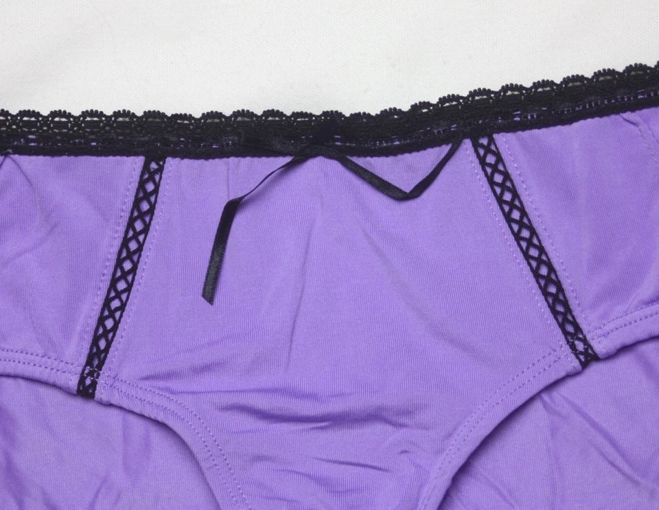 Bragas moradas con encaje negro de Candies - talla grande Foto 2 de 4