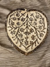Vtg Heart Shaped Mango Wood Box Hand Carved White Flowers Trinket Pivot Lid 6