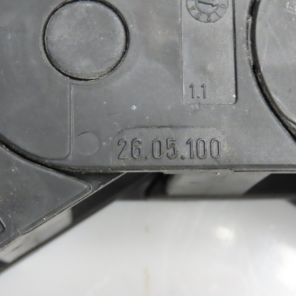 26.05.100 Cable Carrier Drag Chain