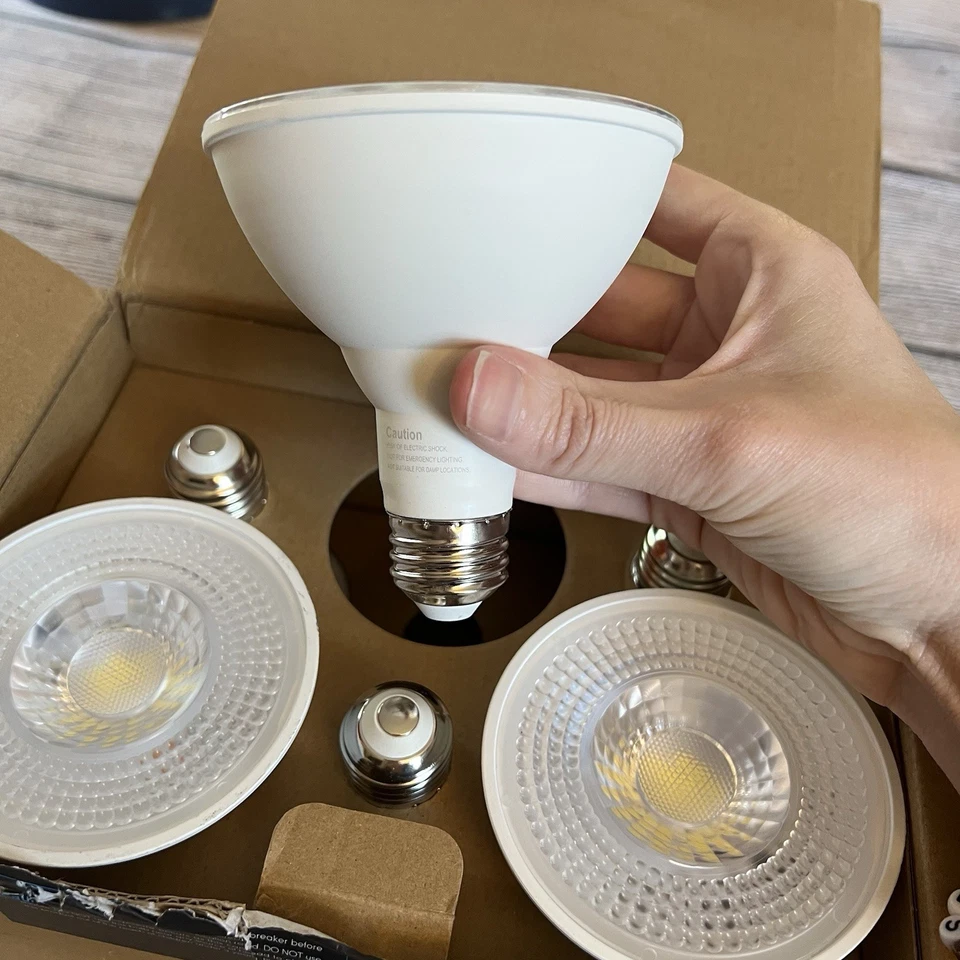 TorchStar LED Light Bulb 8W Super Bright PAR30 5000K 120V (6 Pack) Dimmable OB - Image 3 of 4