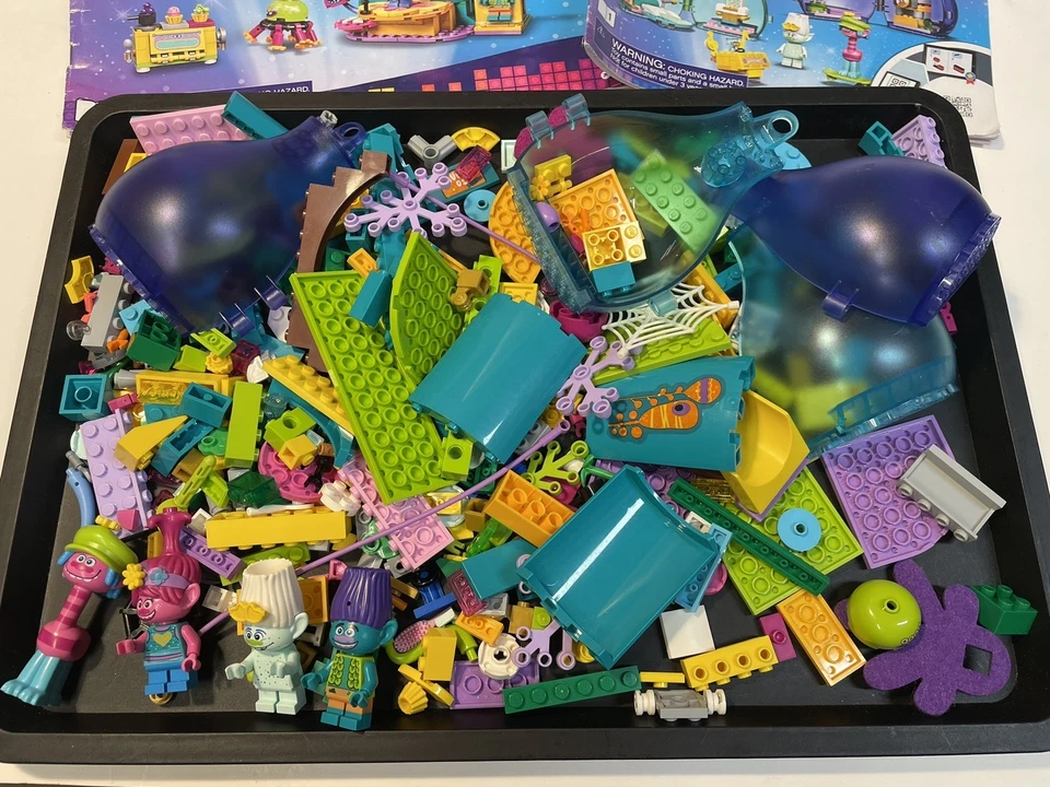 LEGO 41255 Trolls: Pop Village Celebration 99% Complete with Manual and Figs. - Image 2 of 4