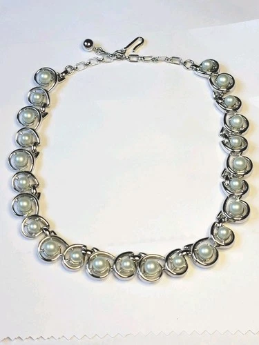 Vtg Signed Trifari 1950's Elegant Silver tone Faux Pearl 16" Necklace Jewelry