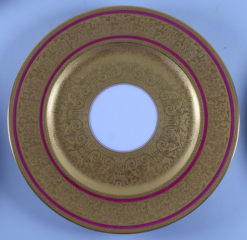 Set of 6 Thick Gold Encrusted Maroon Band Cabinet Dinner Plates Heinrich - Picture 3 of 5