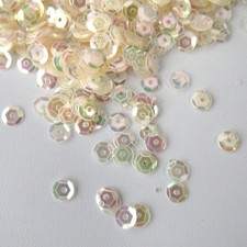 Sequins Lt. Cream Crystal Iris 2 5mm Round Cup 1000/ 10k 25 Off pieces