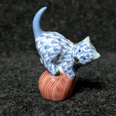Herend Porcelain Miniature Figurine Cat Kitten on Ball of String Hungary Vintage