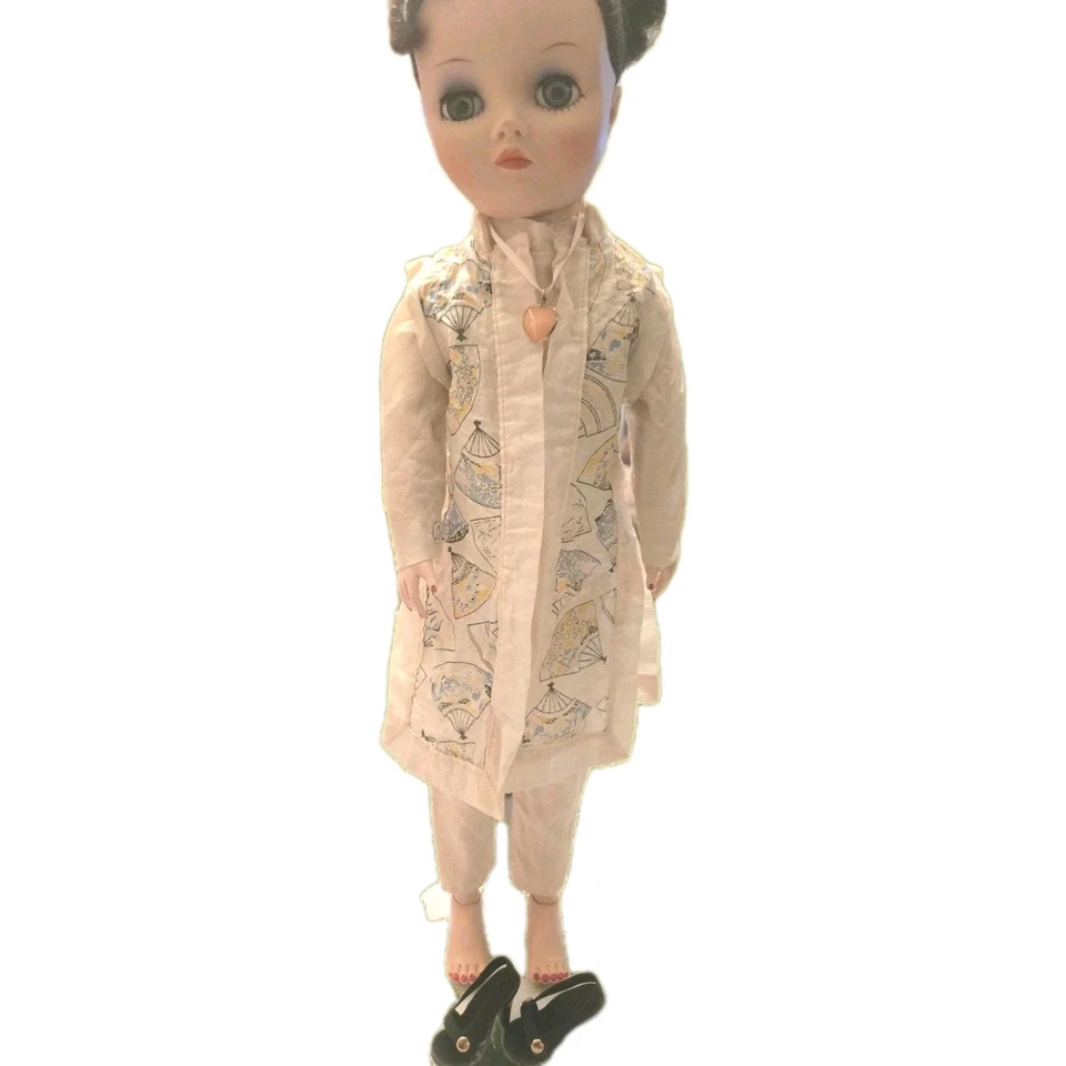 VTG Uneeda 2S DOLLIKIN 19" Fashion Doll Sleepy Eyes Fully Jointed 1950 Drk Hair - Image 2 of 4