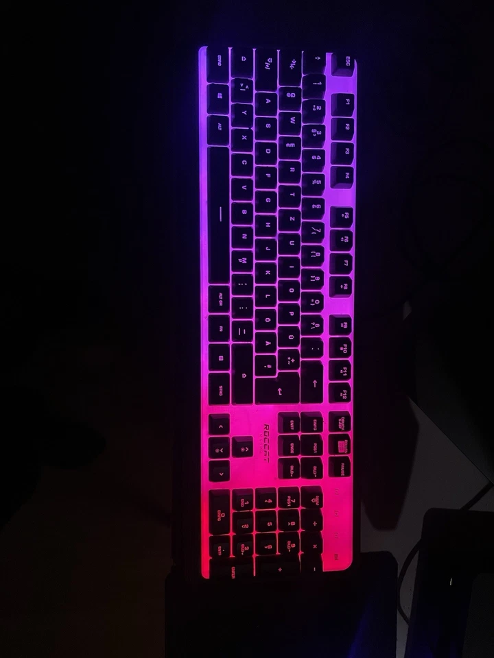 Rii Gaming Tastatur für PC und PS4, USB, Regenbogen-LED Beleuchtung Und Maus
