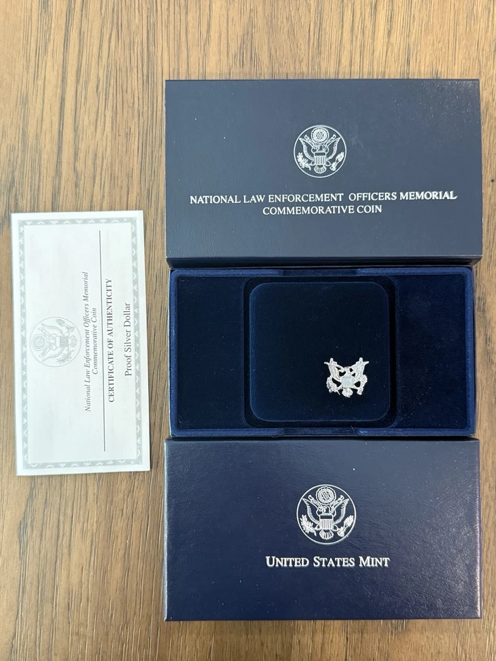 🇺🇸 National Law Enforcement Officers Memorial Proof Silver Dollar US Mint 🇺🇸 - Image 2 of 4