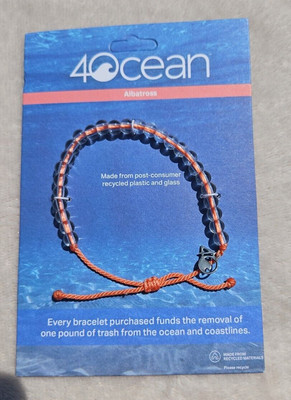 4Ocean Beaded Sea Star Bracelet Made from Recycled Plastic & Glass Coral