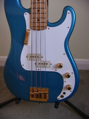Fender Precision Bass Special (USA 1982) + Case. RARE (REFER FULL
