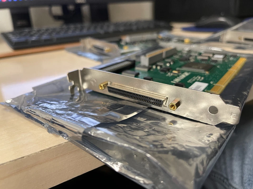 LSI Logic LSI21040 Ultra160 SCSI Adapter w/U160 LVD & SE channels - Image 2 of 3