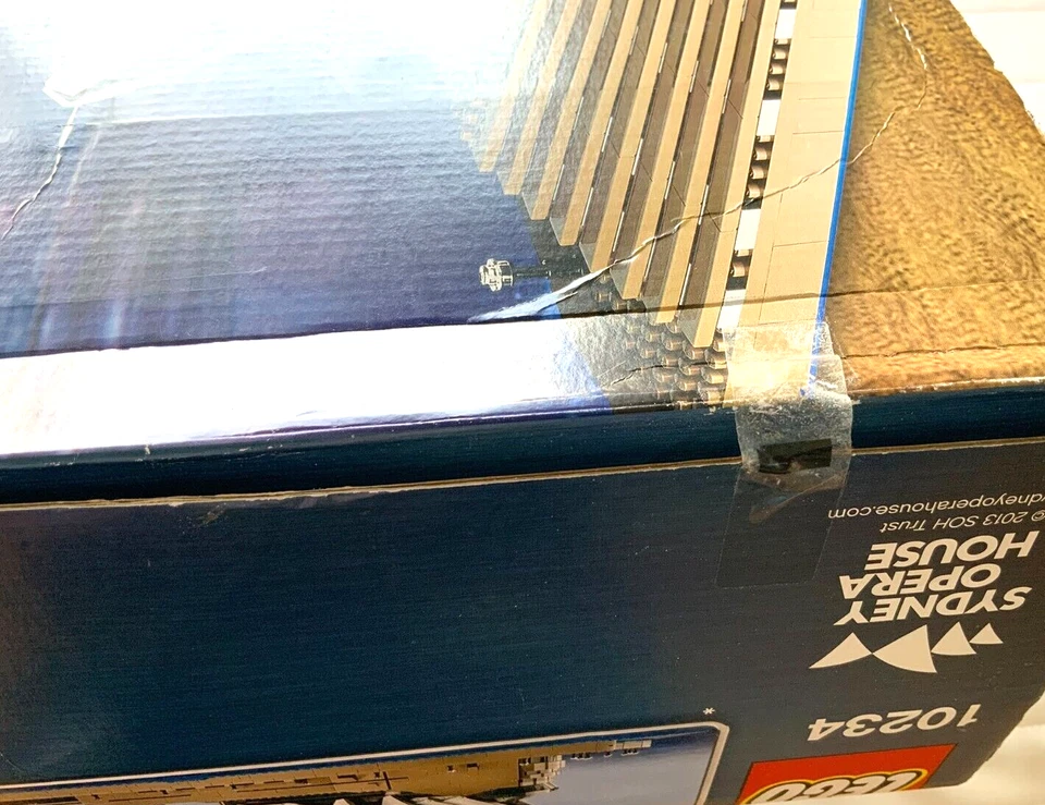 NEW LEGO Creator Expert: Sydney Opera House (10234) Sealed Contents, Box Damage - Image 4 of 4