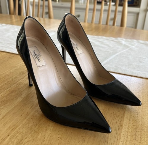 AUTH VALENTINO GARAVANI Rockstud Black Leather Classic Pumps Shoe Heels 38.5
