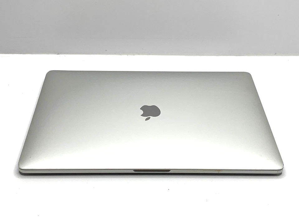 MacBook Pro 15" 2017 | i7-7700HQ | 16GB RAM | 256GB NVMe | 252 周期 | 阅读 — 第 3/4 张图片