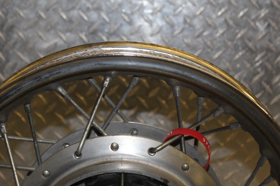 Llanta trasera Suzuki Savage 650 LS650P 1996  Foto 2 de 4