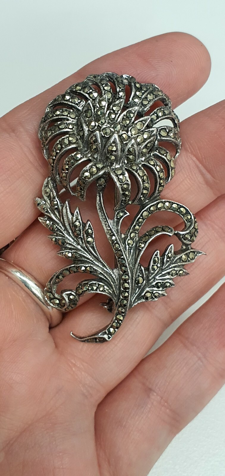 Sterling Silver Brooch, flower With marcasite stones Hallmarked 1964, 16g BR33