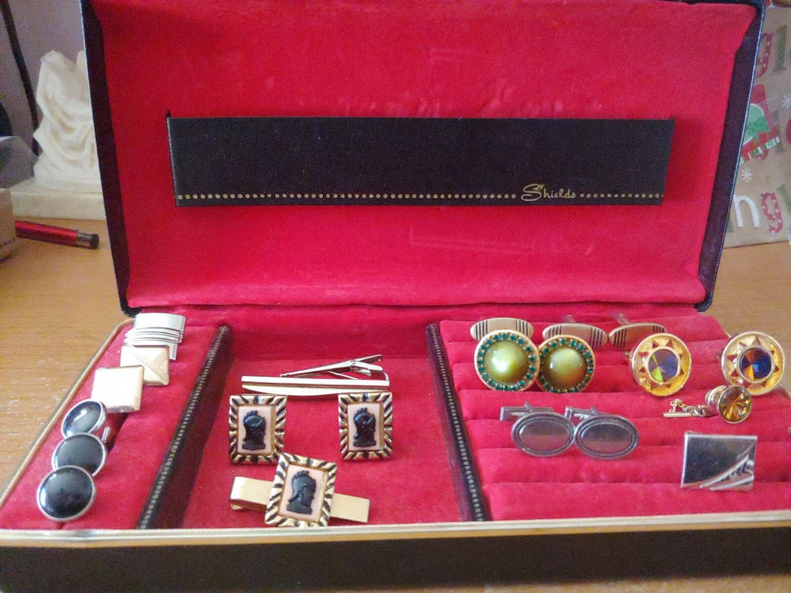 Vintage SHIELDS jewelry box Tie tacks, Cufflinks Swan… Gem