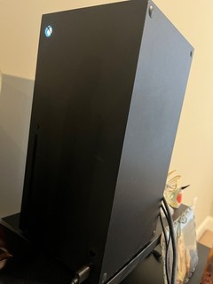 Microsoft Xbox Series X 500gb Bundle. With monitor 2 controllers 2 headsets