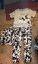 EXC COND SIZE XS/SMALL 3 PC WOMEN'S COW PRINT PAJAMAS TEE, PANTS, SHORTS