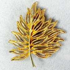 Vintage Open Art Nouveau Leaf Pin Brooch Gold Tone Frame