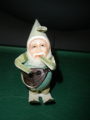 Vintage Japan Green Playing Ukulele Dwarf Pixie Elf on Skies 3.5'' (N31)