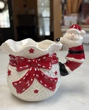 10 Strawberry Street Whimsical Cupboard Ceramic Candy Dish Santa  on Toy Bag 5” 