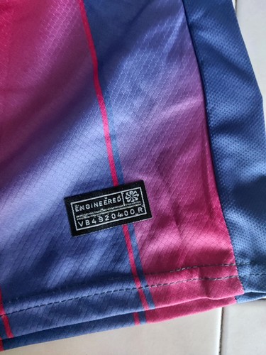 Maglia e pantalone Barcellona Bambino. Nuovo. Lamine Yamal - Imagen 8 de 9