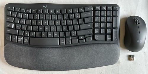 Logitech Wave Keys MK670 Combo Keyboard with Mouse