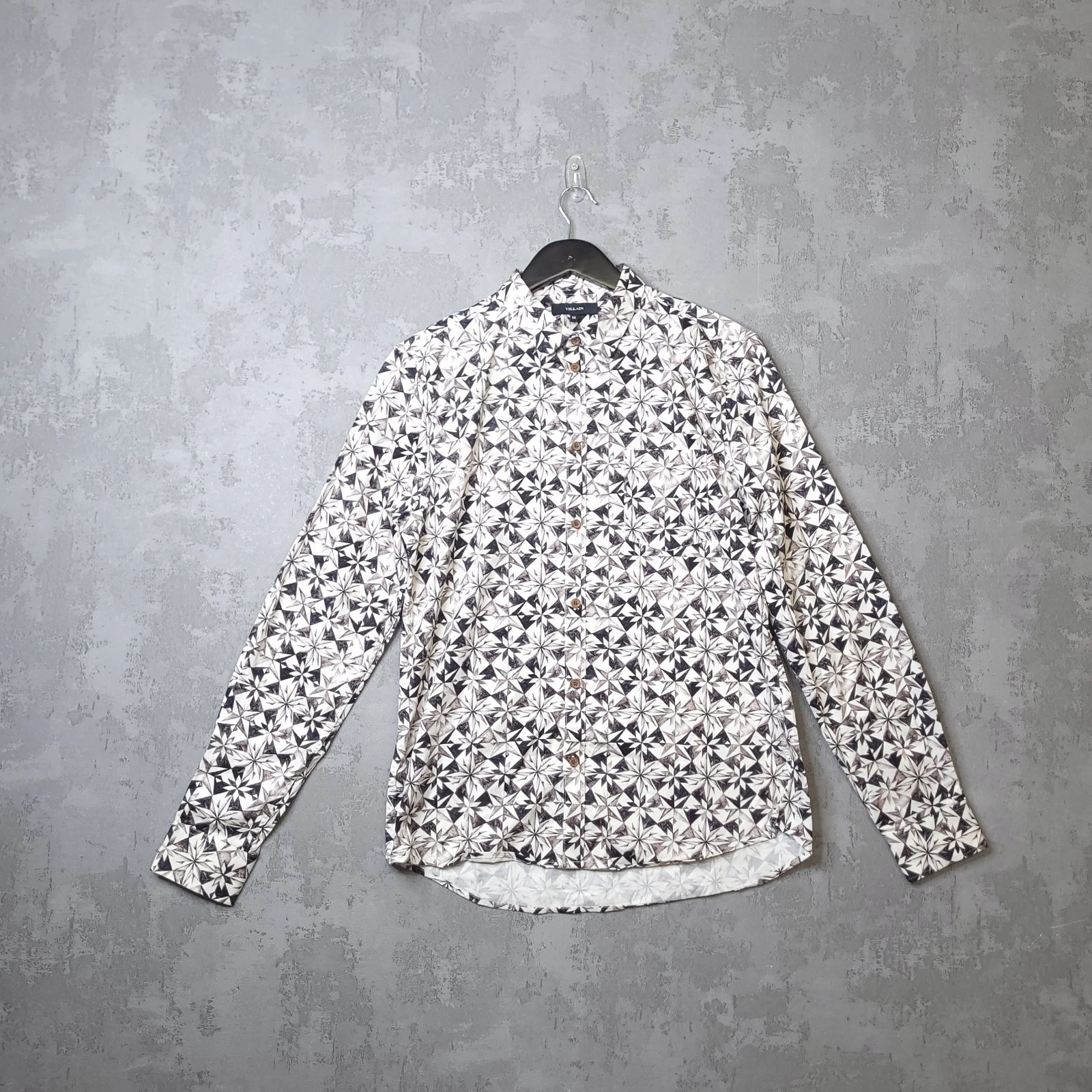 Villain Shirt Men's Medium White Black Geometric Long Sleeve Outdoor Button-Up
Opens in a new window