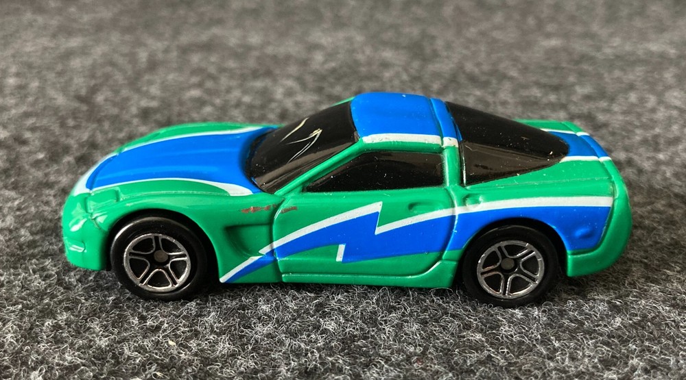 1999 Vintage Matchbox Madness '97 CHEVROLET CORVETTE Taco Bell Exclusive Toy Car