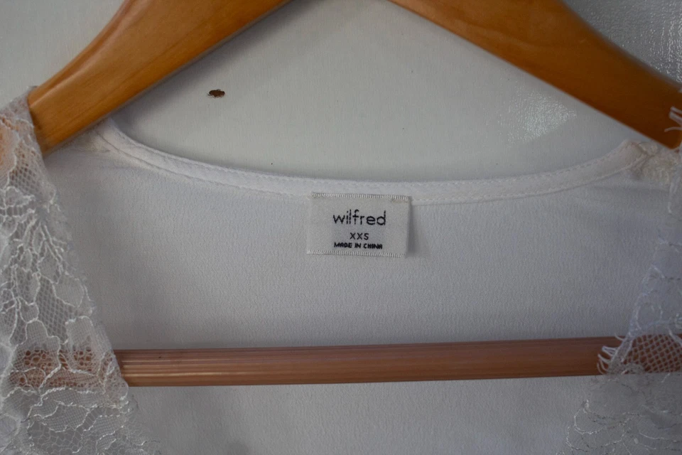 Blusa Wilfred Romance Me Blanca Talla XXS • Blusa de Encaje Aritzia Foto 2 de 4