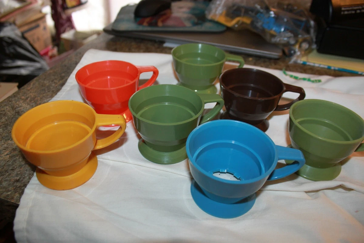 Vintage Dixie Plastic Cups - Cozy Cup lot of 7 - green yellow blue orange  black