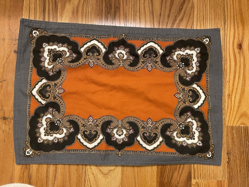 Two Foulard william sonoma placemats