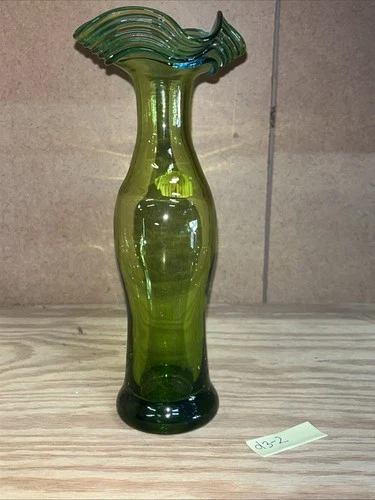 VINTAGE BLENKO ART GLASS VASE RUFFLED RIM AVOCADO GREEN PONTIL MID CENTURY
