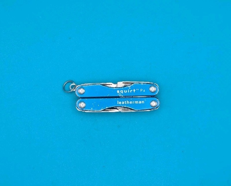 Leatherman Squirt P4 Multi-Tool, Key Ring, Retired, BLUE! *BROKEN NAIL FILE*