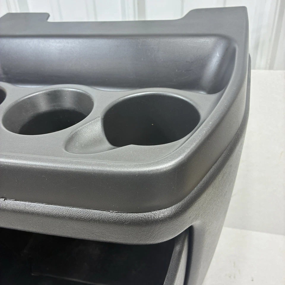 2008-2023 CHEVROLET EXPRESS VAN OEM FRONT CENTER CONSOLE CUP HOLDER USED OEM Foto 2 de 4