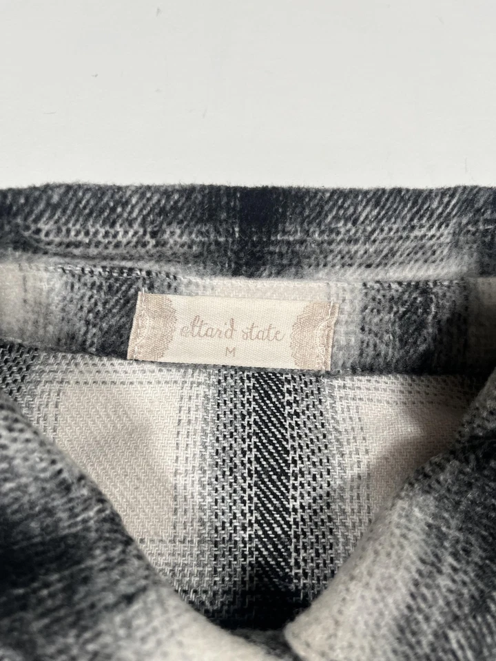 Camisa Altar'd State para mujer mediana negra blanca flecos a cuadros mezcla de lana occidental Foto 3 de 4