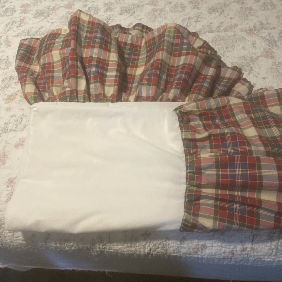 "Falda de cama Chaps Queen River Valley a cuadros verde negro rojo crema 15"" caída" Foto 3 de 4