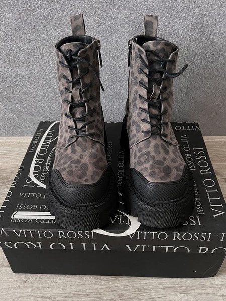 Women Vitto Rossi Boots Grey Suede 37