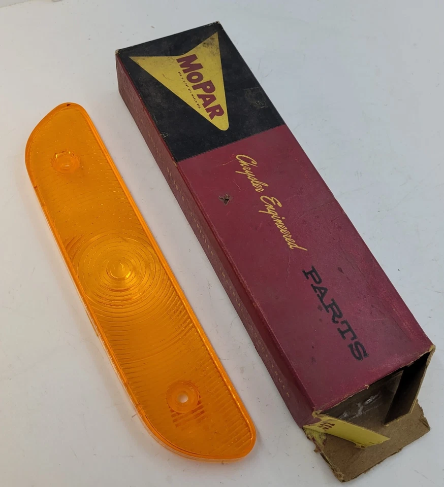 Dodge 330 440 Polara 1963 luz de estacionamiento izquierda/derecha lámpara lente 2448610 nuevo en stock Foto 2 de 4