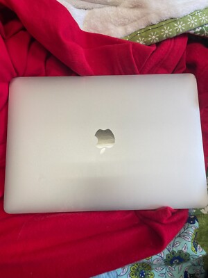 Apple MacBook Pro 13 in 2020 Silver/Intel Core i5 2.00 GHz, 512 GB