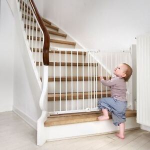 baby gate for diagonal opening