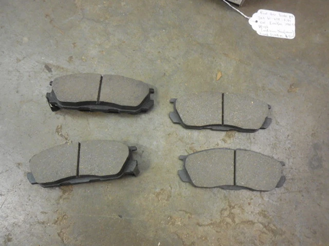 Комплект передних дисковых тормозных колодок 92-93 Mazda 929 61-552 BP-48 - Изображение 2 из 3