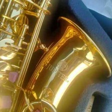 Jupiter JAS-567 Alto Eb Tune Saxophone New Brass Gold Lacquer with Case