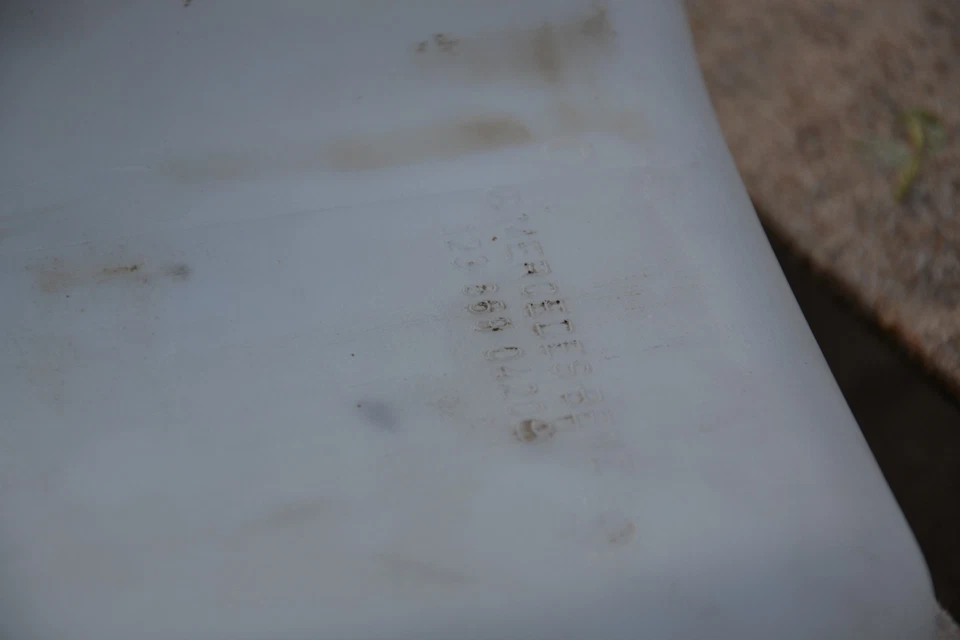  Mercedes W123 S123 Station Wagon Estate parabrisas trasero tanque botella líquido Foto 2 de 3