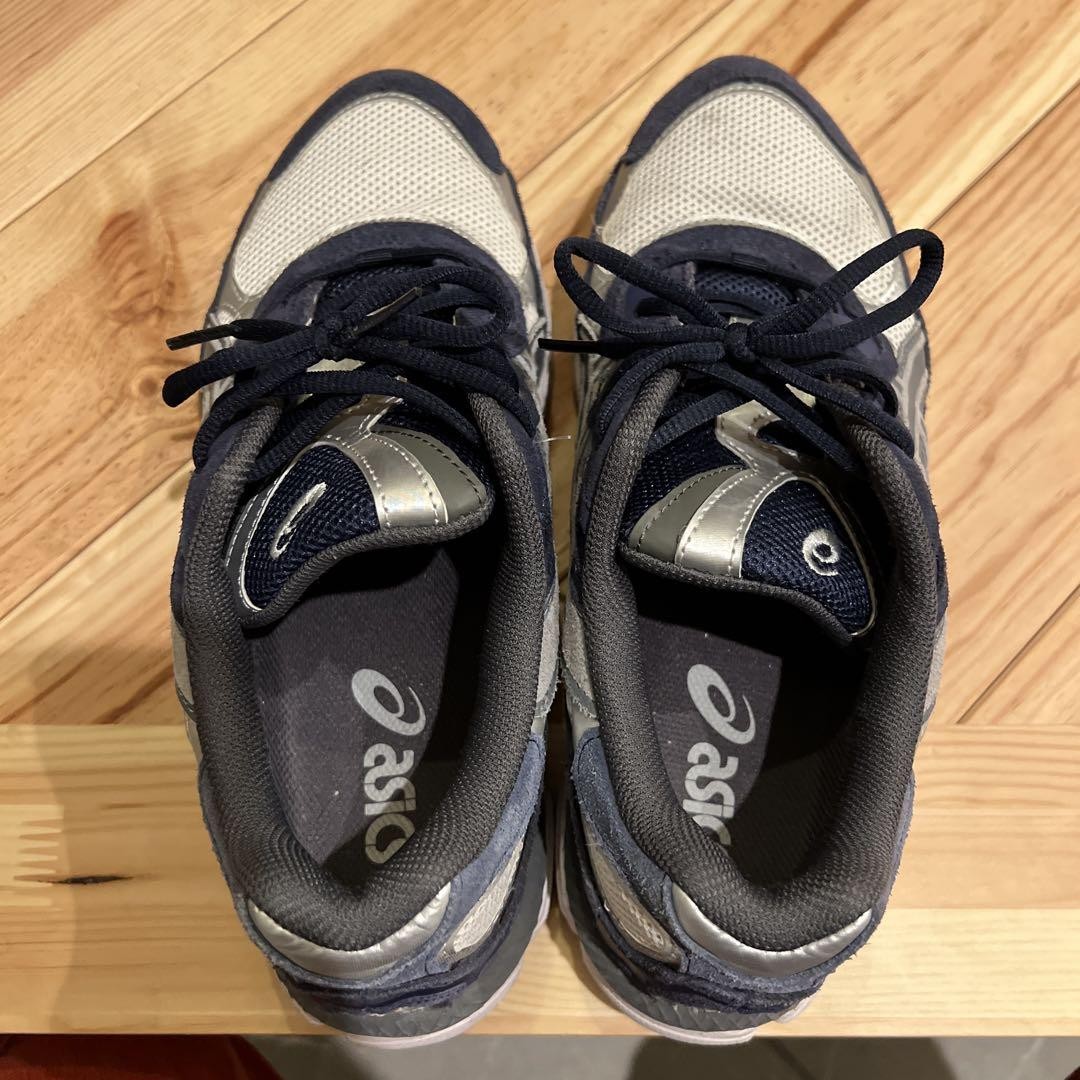 SAOLA Scarpe da corsa ASICS uomo 9.0US blu navy bianco ottime usate rete ammortizzata camoscio